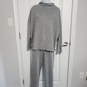 Gray Uniqlo Pajamas Set, Size M